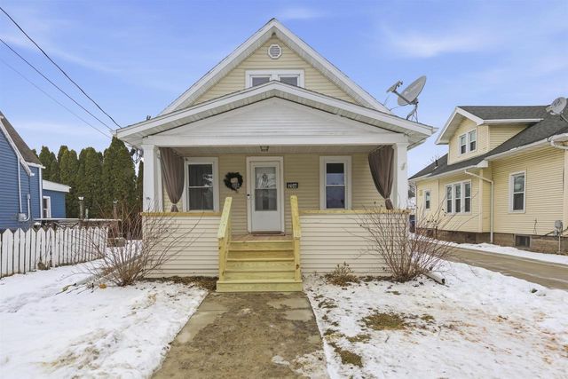 208 CENTER STREET, Neenah, WI 54956