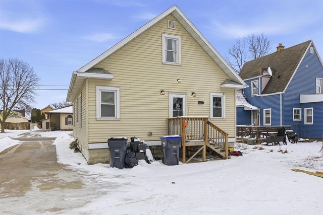 208 CENTER STREET, Neenah, WI 54956