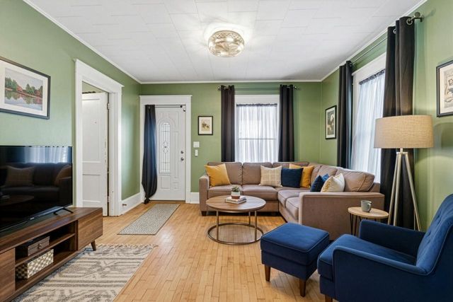 208 CENTER STREET, Neenah, WI 54956