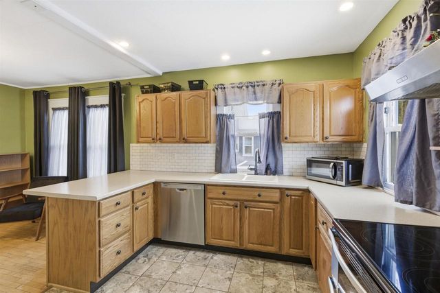 208 CENTER STREET, Neenah, WI 54956