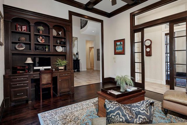 32 Palmer Woods Drive, The Woodlands, TX 77381