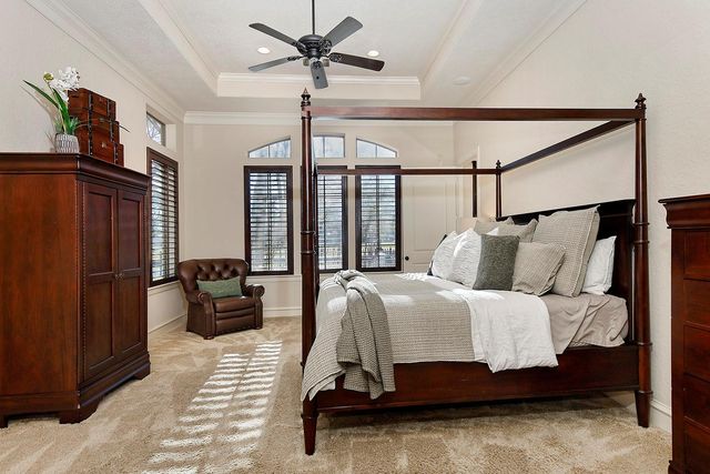 32 Palmer Woods Drive, The Woodlands, TX 77381