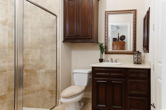 32 Palmer Woods Drive, The Woodlands, TX 77381