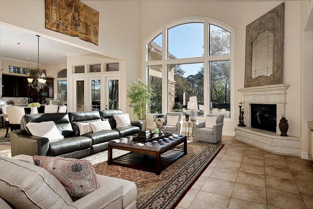 32 Palmer Woods Drive, The Woodlands, TX 77381