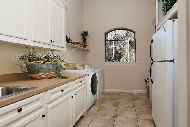 32 Palmer Woods Drive, The Woodlands, TX 77381