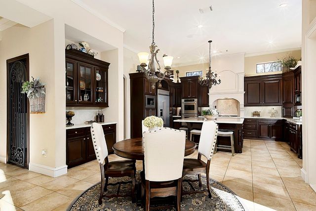 32 Palmer Woods Drive, The Woodlands, TX 77381