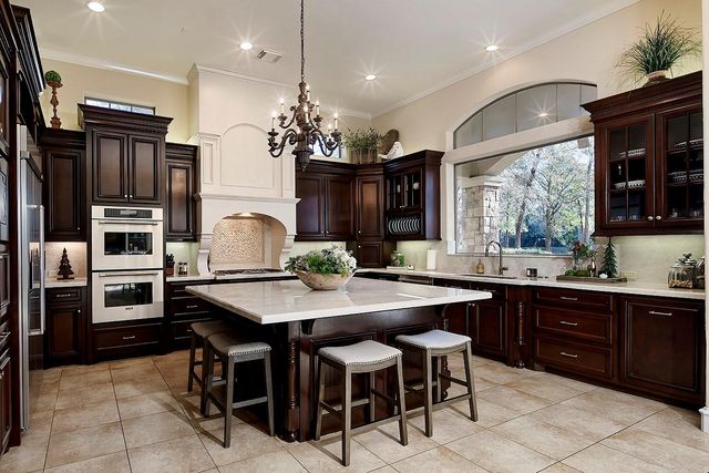 32 Palmer Woods Drive, The Woodlands, TX 77381