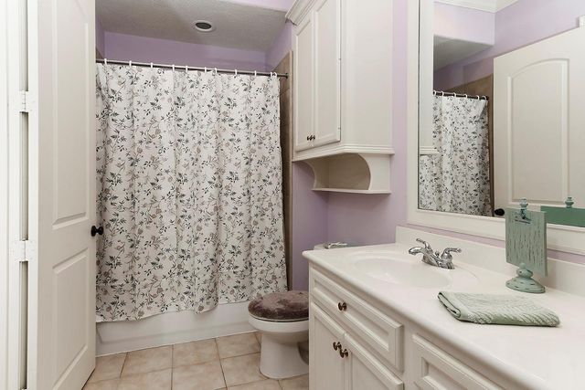 32 Palmer Woods Drive, The Woodlands, TX 77381