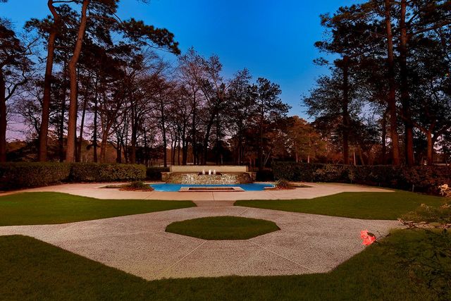 32 Palmer Woods Drive, The Woodlands, TX 77381