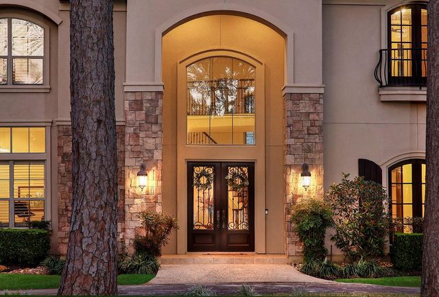 32 Palmer Woods Drive, The Woodlands, TX 77381