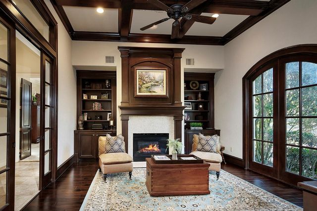 32 Palmer Woods Drive, The Woodlands, TX 77381