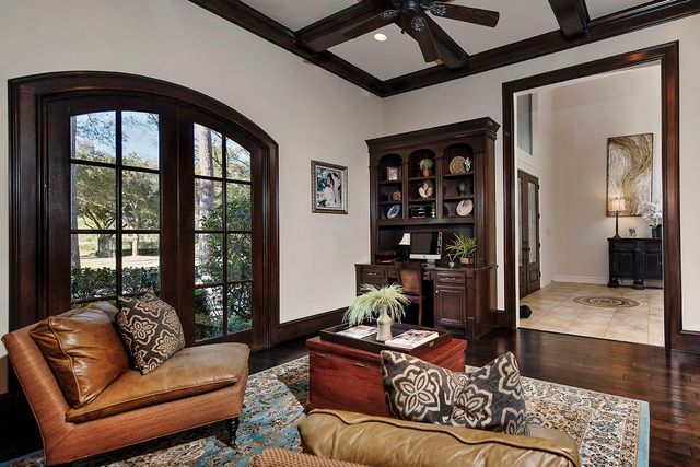 32 Palmer Woods Drive, The Woodlands, TX 77381