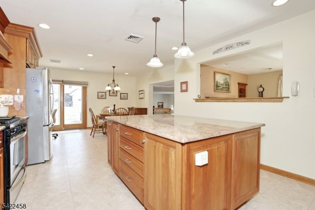 223 Linda Vista Ave, North Haledon Boro, NJ 07508