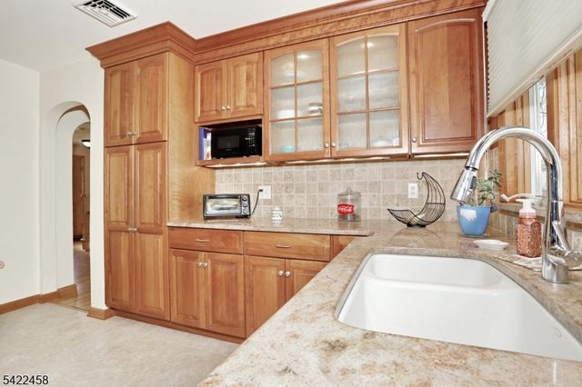 223 Linda Vista Ave, North Haledon Boro, NJ 07508