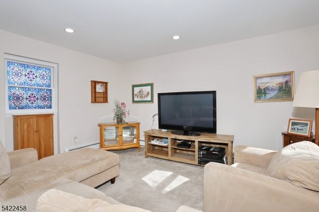 223 Linda Vista Ave, North Haledon Boro, NJ 07508