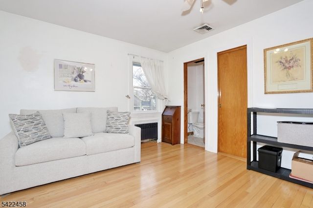 223 Linda Vista Ave, North Haledon Boro, NJ 07508