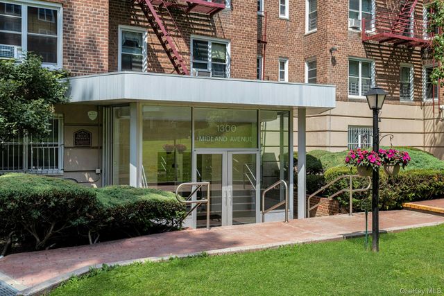 1300 Midland Avenue A30, Yonkers, NY 10704
