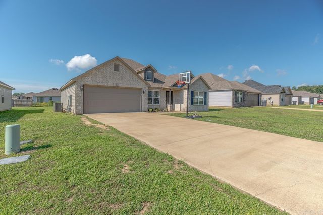 4913 Prospector Drive, Jonesboro, AR 72405