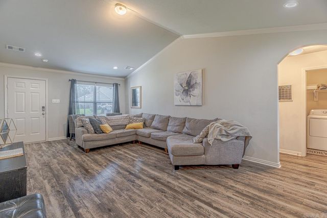 4913 Prospector Drive, Jonesboro, AR 72405