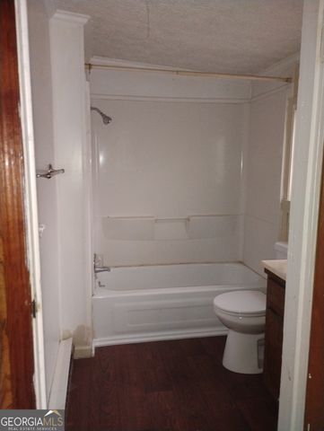 196 Commerce Street, Hawkinsville, GA 31036