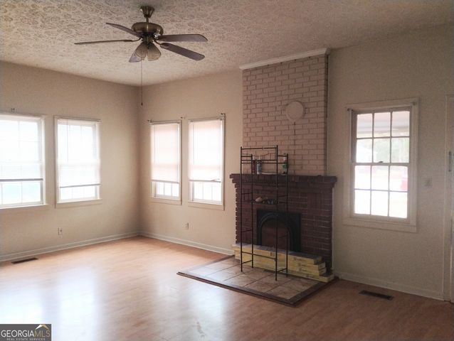 196 Commerce Street, Hawkinsville, GA 31036