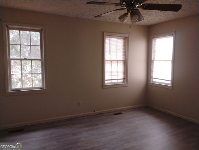 196 Commerce Street, Hawkinsville, GA 31036