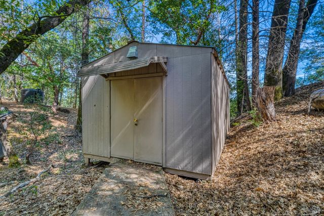 15306 Western Mine Rd, Middletown, CA 95461