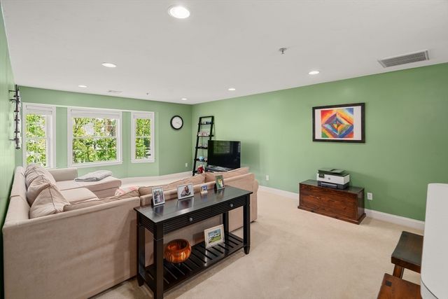 717 Washington St F, Canton, MA 02021