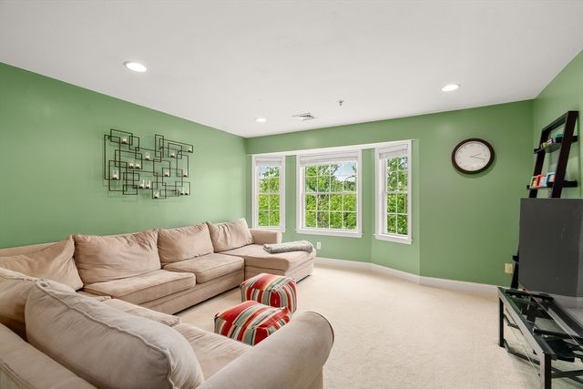 717 Washington St F, Canton, MA 02021