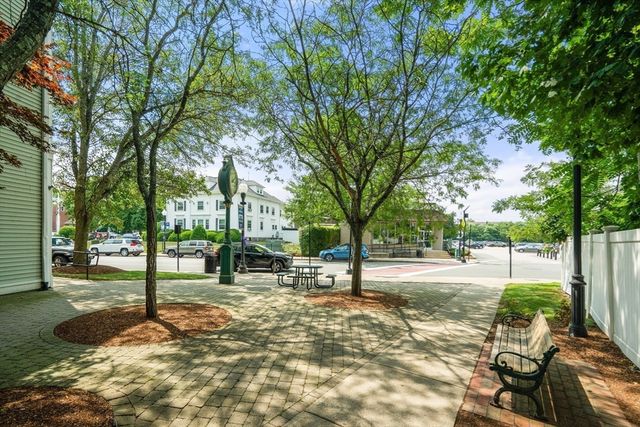 717 Washington St F, Canton, MA 02021