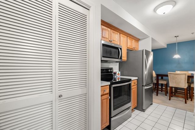 717 Washington St F, Canton, MA 02021
