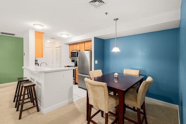 717 Washington St F, Canton, MA 02021