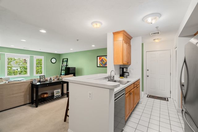 717 Washington St F, Canton, MA 02021
