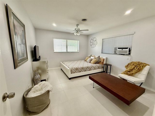 23 NE 19th Avenue, Pompano Beach, FL 33060