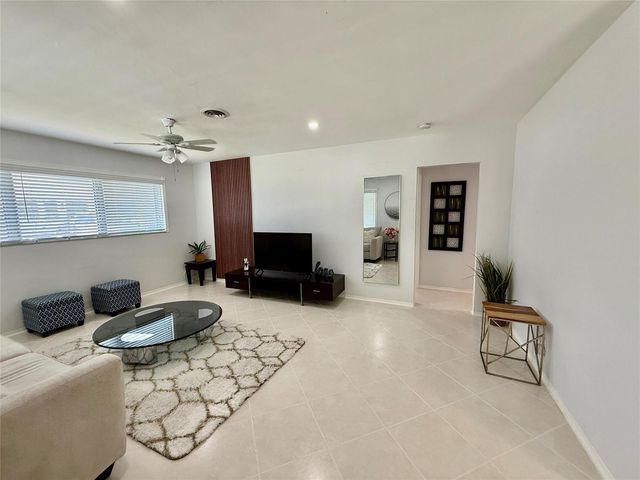 23 NE 19th Avenue, Pompano Beach, FL 33060