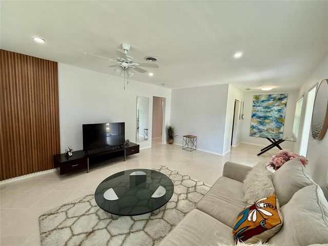 23 NE 19th Avenue, Pompano Beach, FL 33060