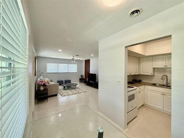 23 NE 19th Avenue, Pompano Beach, FL 33060
