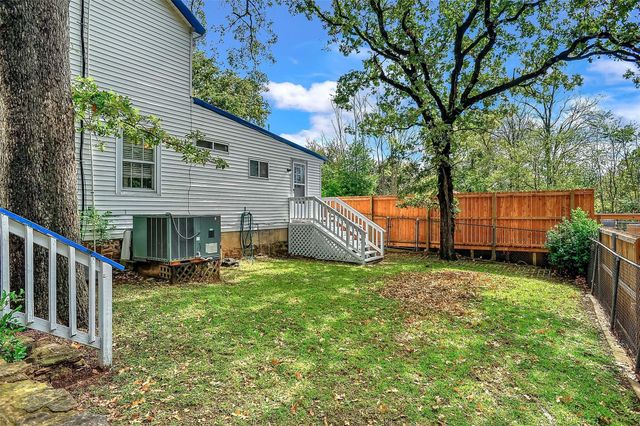 1208 W Hull Street, Denison, TX 75020