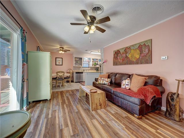 106 Westover Dr, Portland, TX 78374