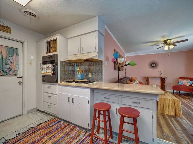 106 Westover Dr, Portland, TX 78374