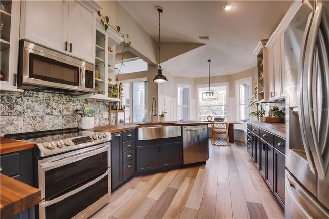 5546 WHITEHEAD STREET, Bradenton, FL 34203