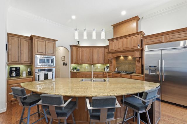 30 Spring Basket Trail, Spring, TX 77389