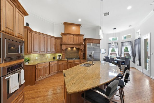 30 Spring Basket Trail, Spring, TX 77389
