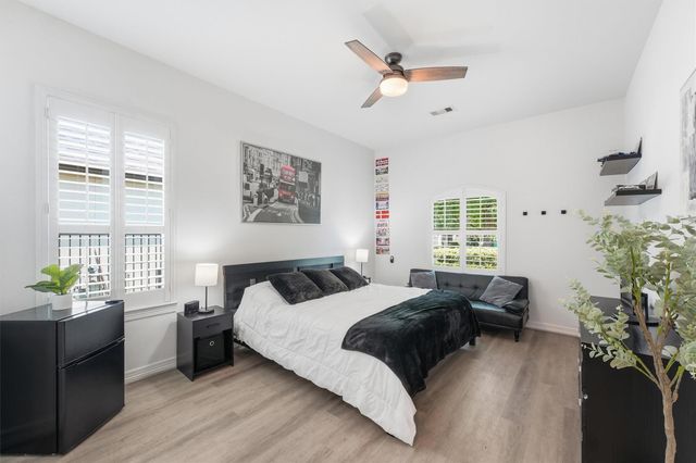 30 Spring Basket Trail, Spring, TX 77389