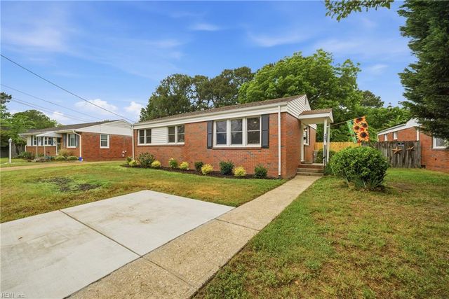 4007 Mayon DR, Chesapeake, VA 23325