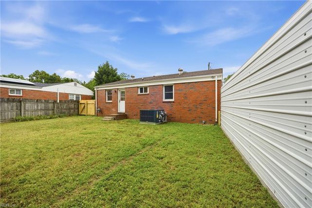 4007 Mayon DR, Chesapeake, VA 23325