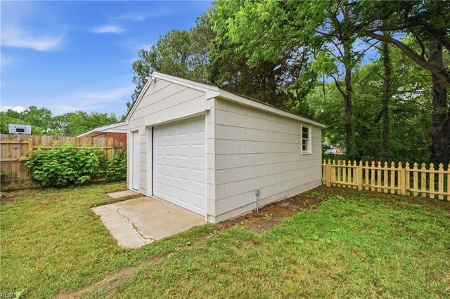4007 Mayon DR, Chesapeake, VA 23325