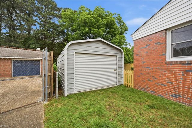 4007 Mayon DR, Chesapeake, VA 23325