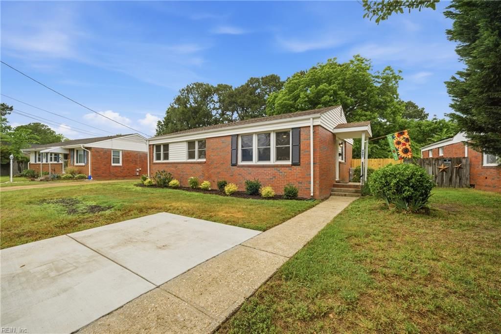 4007 Mayon DR, Chesapeake, VA 23325