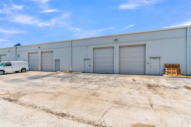 16155 SW 117th Ave B17, Miami, FL 33177